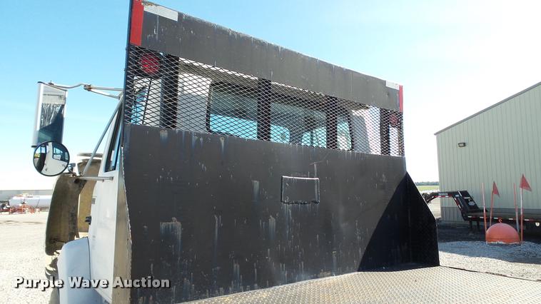 image for item DC2660 1989 International 2375 flatbed truck