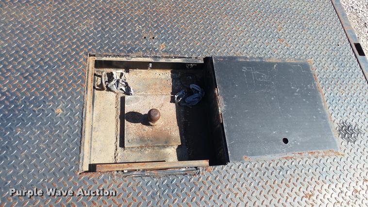 image for item DC2660 1989 International 2375 flatbed truck