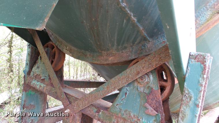 image for item DC2662 Kraus rotary fertilizer blender/mixer