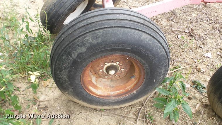 image for item DC2663 Anhydrous ammonia nurse tank running gear