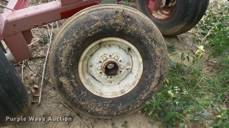 image for item DC2663 Anhydrous ammonia nurse tank running gear