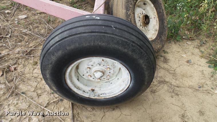 image for item DC2663 Anhydrous ammonia nurse tank running gear