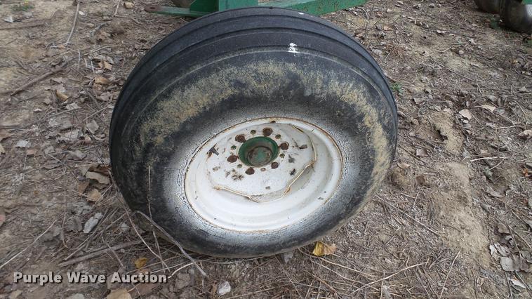 image for item DC2664 Anhydrous ammonia nurse tank running gear