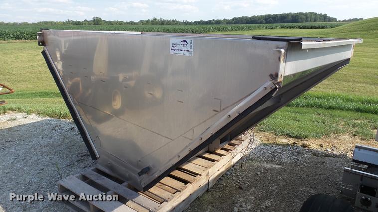 image for item DC2668 New Leader L4330G4 MultApplier stainless steel spreader box