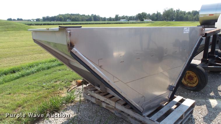 image for item DC2668 New Leader L4330G4 MultApplier stainless steel spreader box