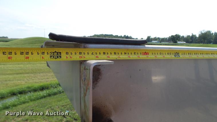 image for item DC2668 New Leader L4330G4 MultApplier stainless steel spreader box