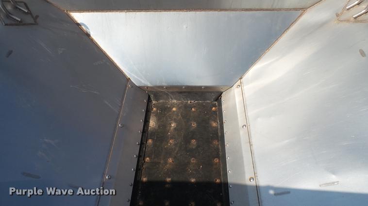 image for item DC2668 New Leader L4330G4 MultApplier stainless steel spreader box