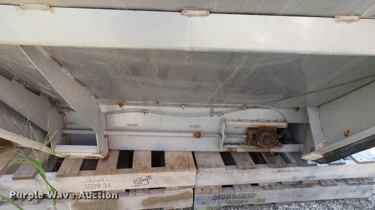 image for item DC2668 New Leader L4330G4 MultApplier stainless steel spreader box