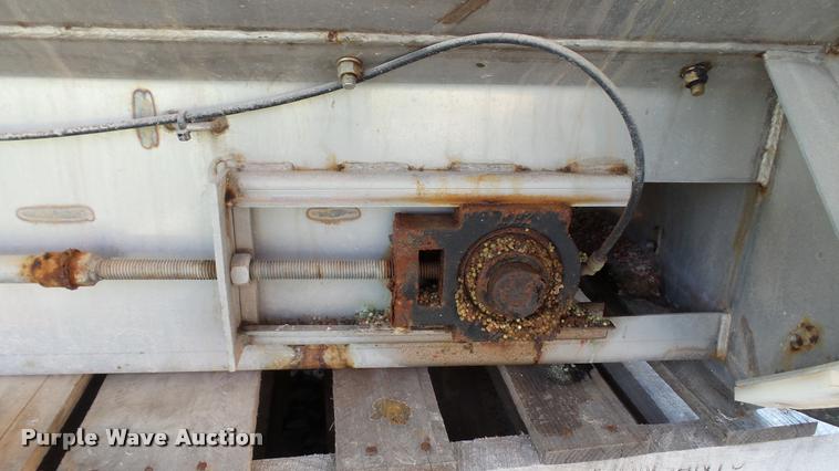 image for item DC2668 New Leader L4330G4 MultApplier stainless steel spreader box