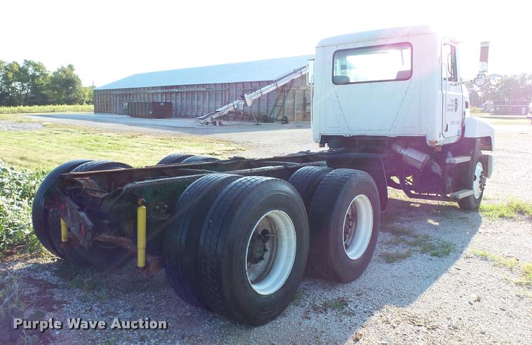 image for item DC2669 1996 Mack CH613 truck cab and chassis