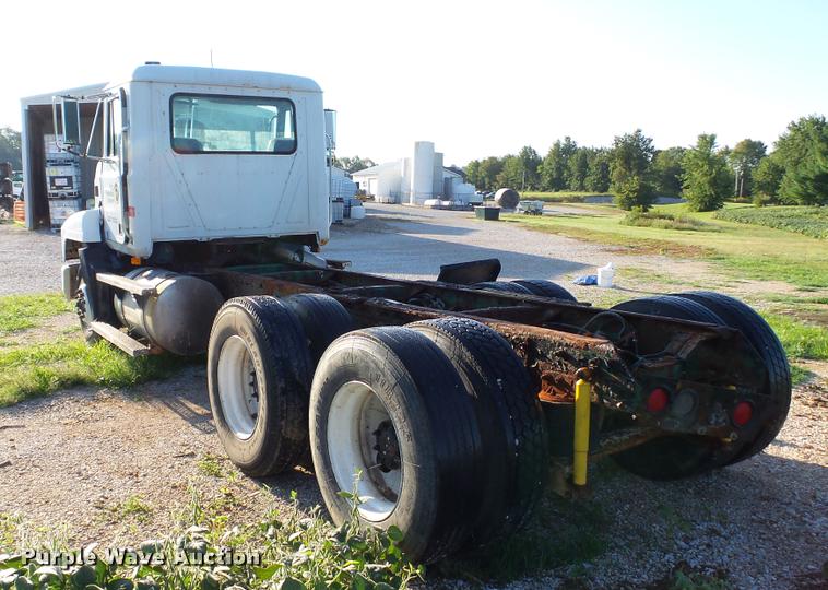 image for item DC2669 1996 Mack CH613 truck cab and chassis