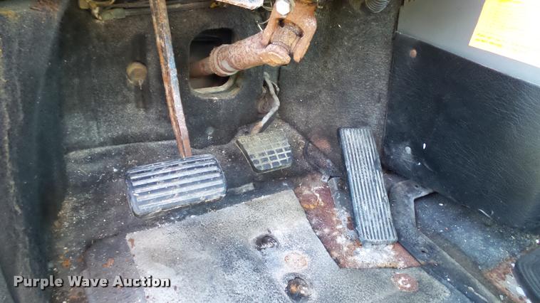 image for item DC2669 1996 Mack CH613 truck cab and chassis