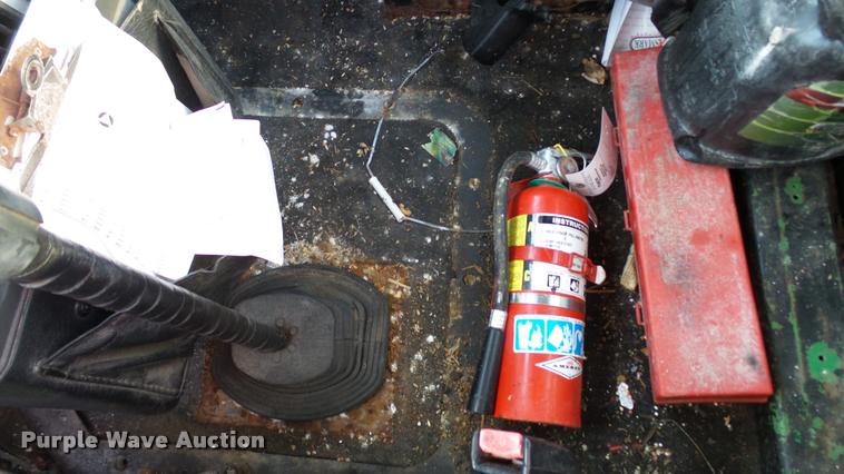 image for item DC2669 1996 Mack CH613 truck cab and chassis