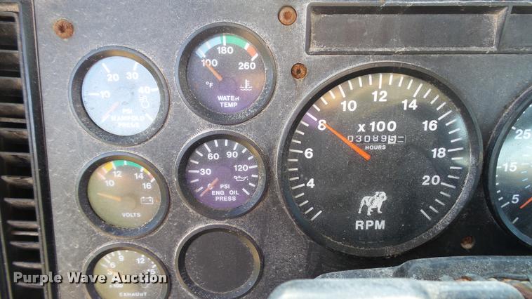 image for item DC2669 1996 Mack CH613 truck cab and chassis