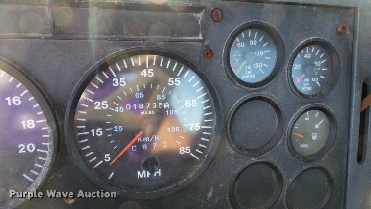 image for item DC2669 1996 Mack CH613 truck cab and chassis