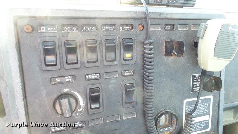 image for item DC2669 1996 Mack CH613 truck cab and chassis