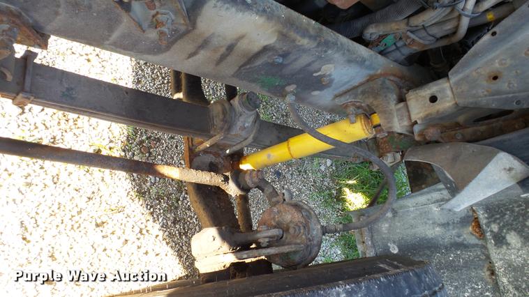 image for item DC2669 1996 Mack CH613 truck cab and chassis