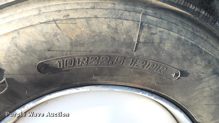 image for item DC2669 1996 Mack CH613 truck cab and chassis