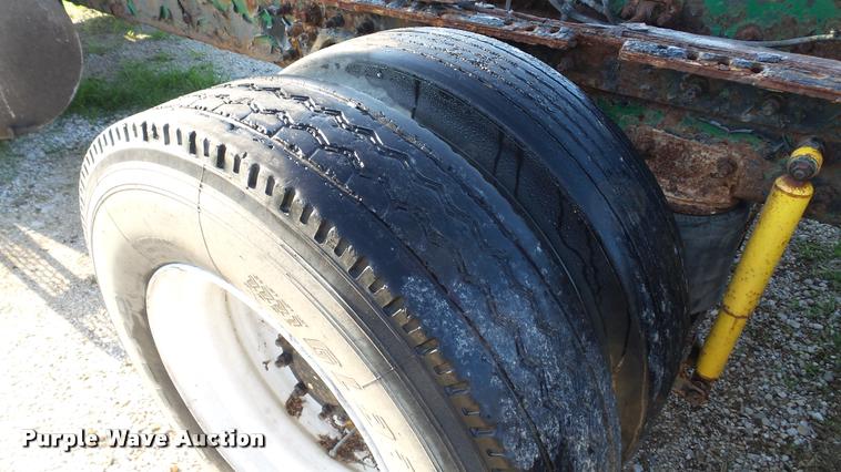 image for item DC2669 1996 Mack CH613 truck cab and chassis