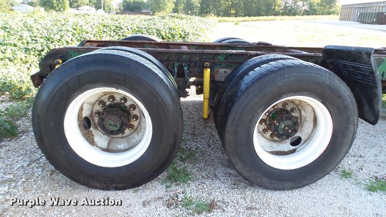 image for item DC2669 1996 Mack CH613 truck cab and chassis