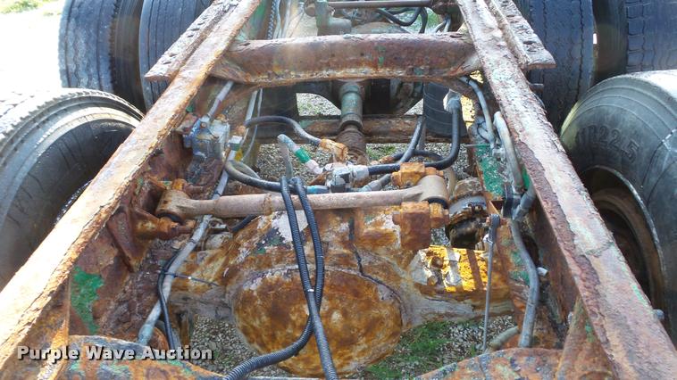 image for item DC2669 1996 Mack CH613 truck cab and chassis