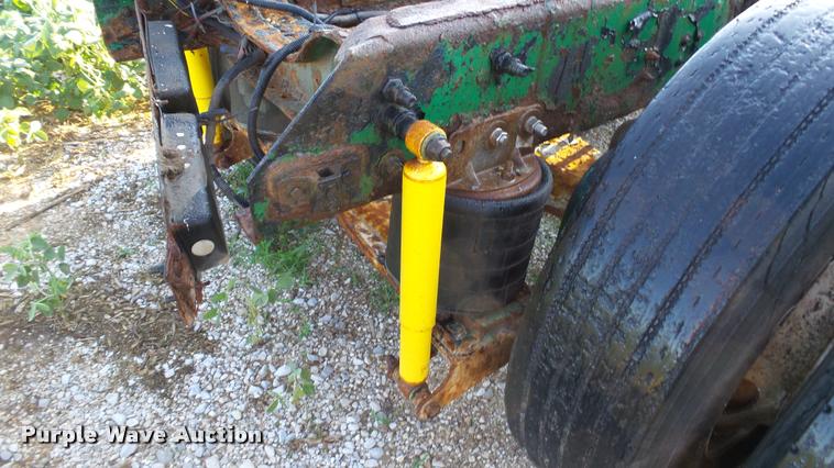 image for item DC2669 1996 Mack CH613 truck cab and chassis