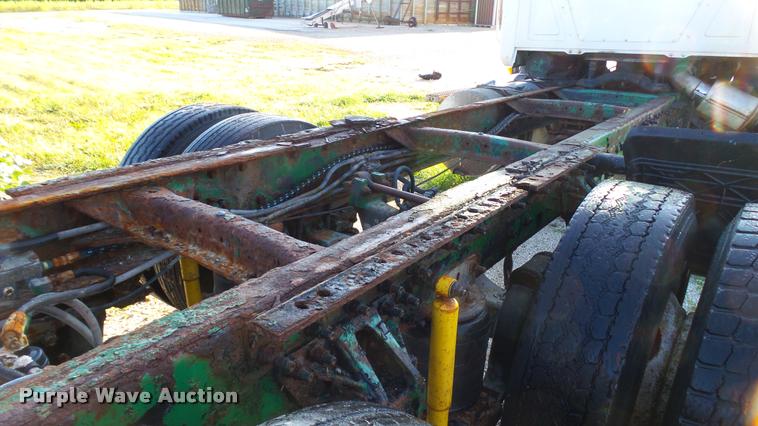 image for item DC2669 1996 Mack CH613 truck cab and chassis