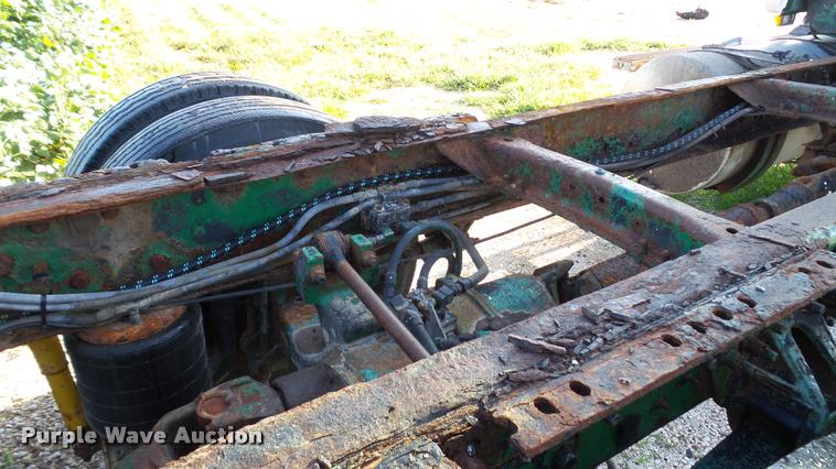 image for item DC2669 1996 Mack CH613 truck cab and chassis