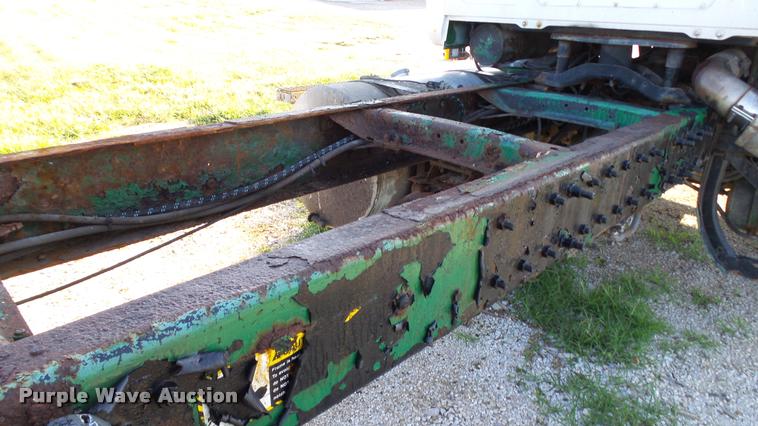 image for item DC2669 1996 Mack CH613 truck cab and chassis