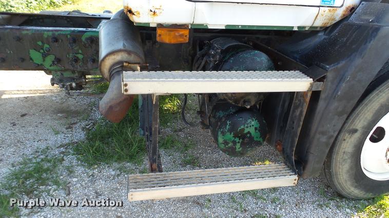 image for item DC2669 1996 Mack CH613 truck cab and chassis