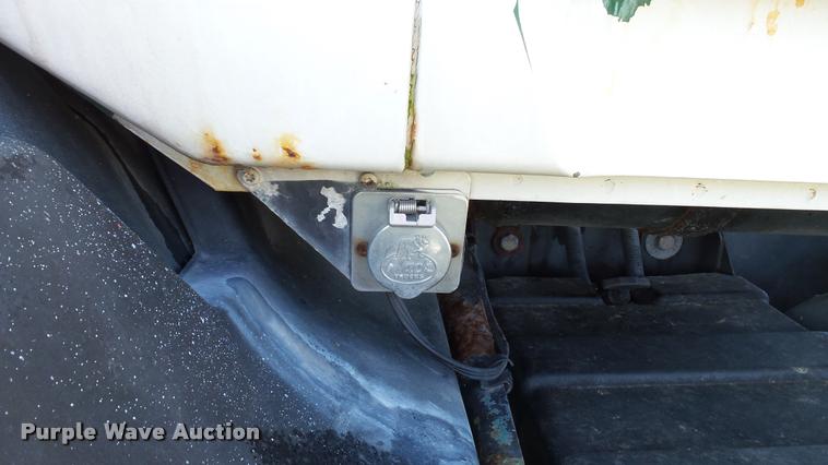 image for item DC2669 1996 Mack CH613 truck cab and chassis