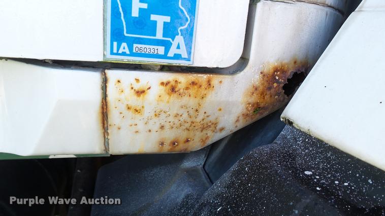 image for item DC2669 1996 Mack CH613 truck cab and chassis