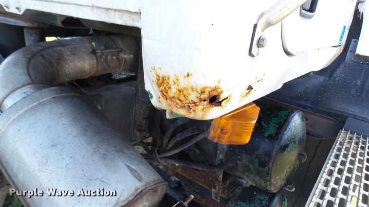 image for item DC2669 1996 Mack CH613 truck cab and chassis