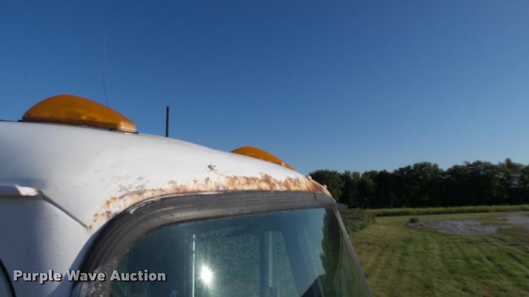 image for item DC2669 1996 Mack CH613 truck cab and chassis