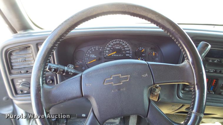 image for item DC2670 2006 Chevrolet Silverado 2500HD Ext. Cab pickup truck