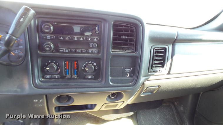 image for item DC2670 2006 Chevrolet Silverado 2500HD Ext. Cab pickup truck