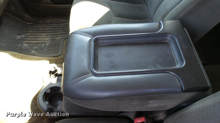 image for item DC2670 2006 Chevrolet Silverado 2500HD Ext. Cab pickup truck