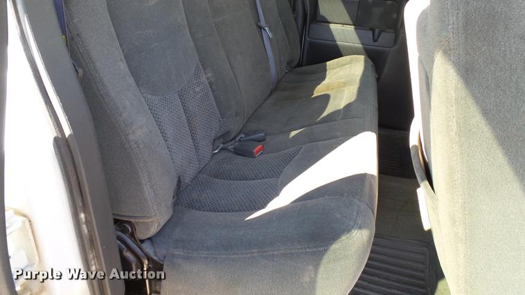 image for item DC2670 2006 Chevrolet Silverado 2500HD Ext. Cab pickup truck