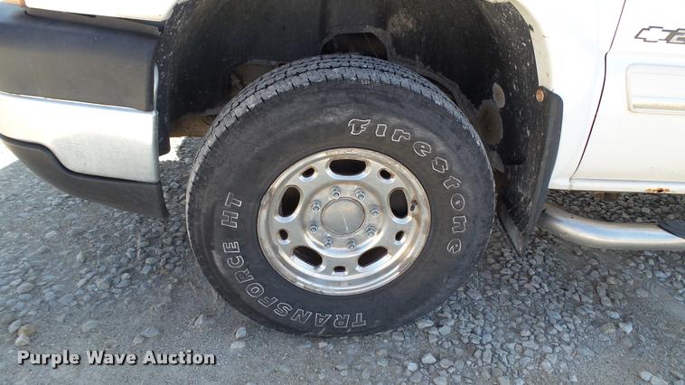 image for item DC2670 2006 Chevrolet Silverado 2500HD Ext. Cab pickup truck