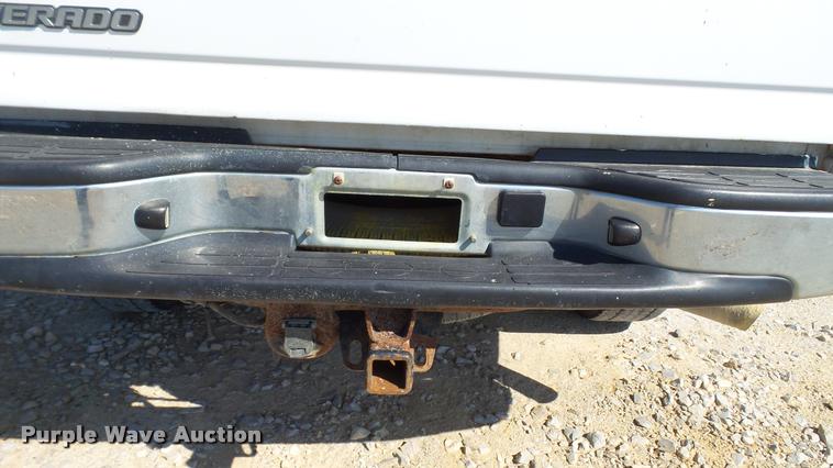 image for item DC2670 2006 Chevrolet Silverado 2500HD Ext. Cab pickup truck