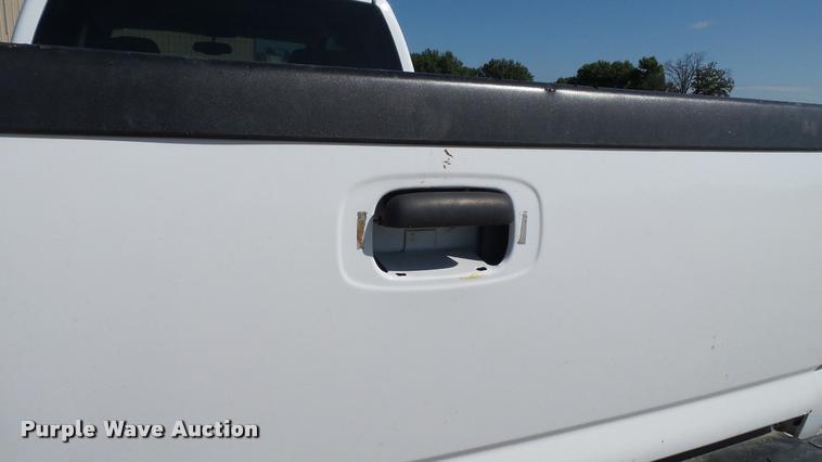 image for item DC2670 2006 Chevrolet Silverado 2500HD Ext. Cab pickup truck