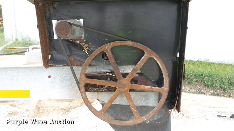 image for item DC2671 Unverferth seed conveyor