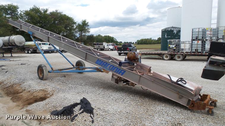 image for item DC2672 Waconia fertilizer conveyor