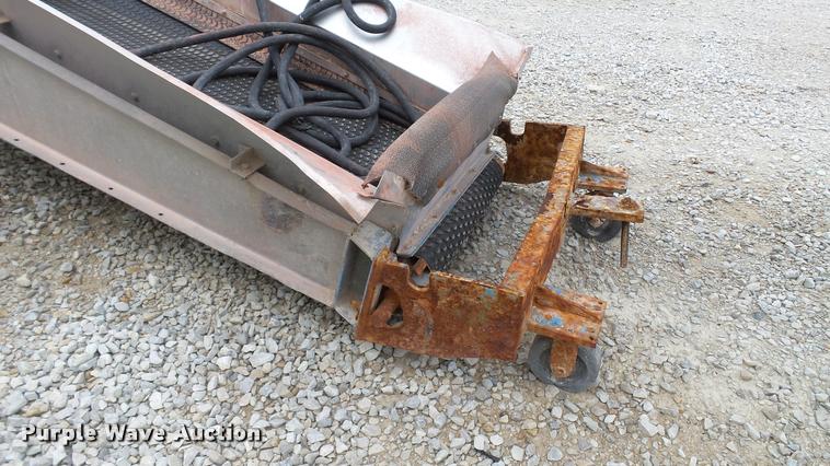 image for item DC2672 Waconia fertilizer conveyor