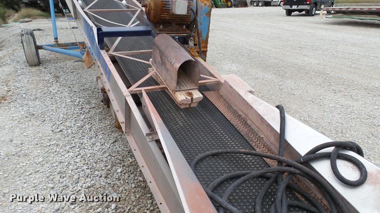 image for item DC2672 Waconia fertilizer conveyor