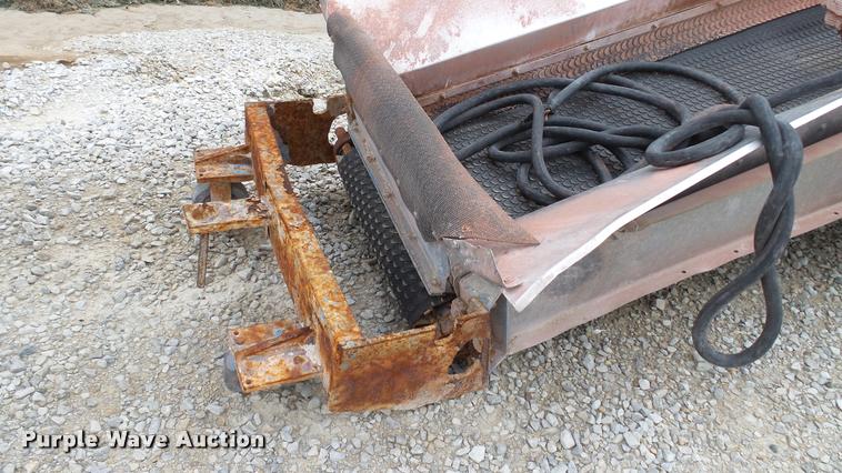 image for item DC2672 Waconia fertilizer conveyor