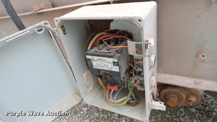 image for item DC2672 Waconia fertilizer conveyor