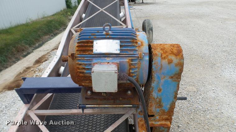 image for item DC2672 Waconia fertilizer conveyor