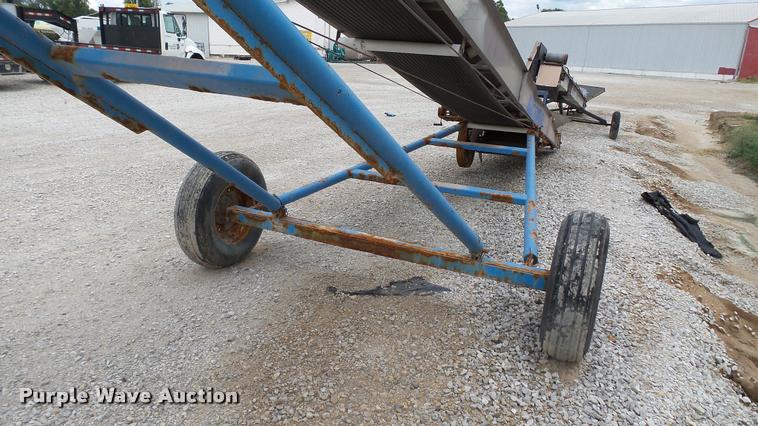 image for item DC2672 Waconia fertilizer conveyor