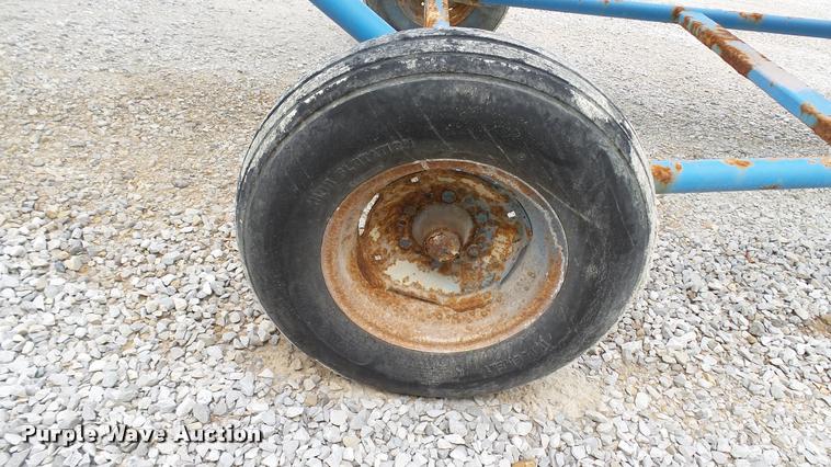 image for item DC2672 Waconia fertilizer conveyor